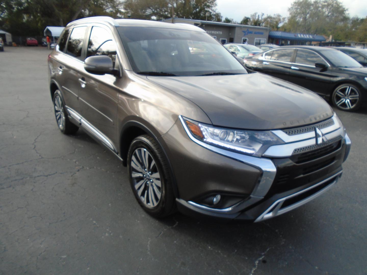 2019 Mitsubishi Outlander (JA4AD3A33KZ) , located at 6112 N Florida Avenue, Tampa, FL, 33604, (888) 521-5131, 27.954929, -82.459534 - Photo#2